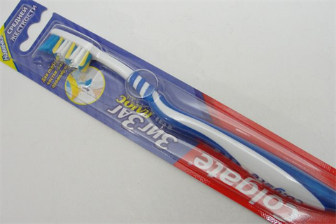 колгейт зубная щетка зиг-заг средняя 2 плюс 1 фото